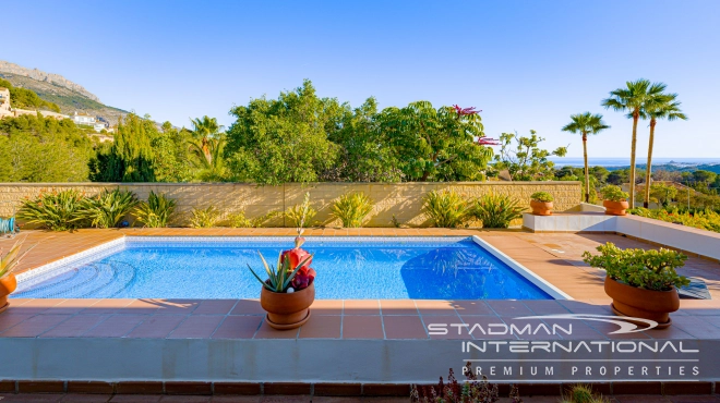 Elegante benerdige Villa mit herrlichem Meerblick