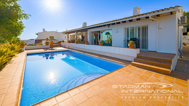 Elegante benerdige Villa mit herrlichem Meerblick
