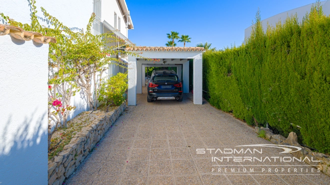 Elegante benerdige Villa mit herrlichem Meerblick