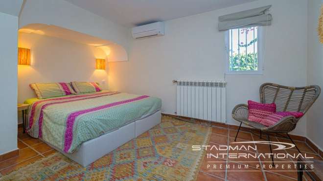 Elegante benerdige Villa mit herrlichem Meerblick