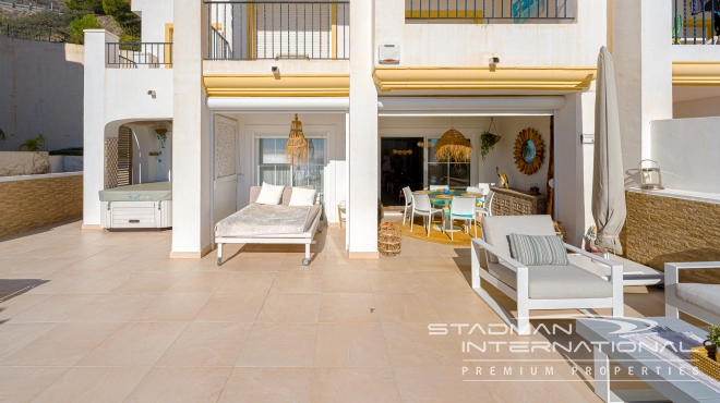 Mooi Appartement met Zeezicht en Ruim Terras aan het Strand