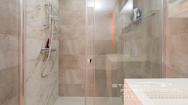 Mooi Appartement met Zeezicht en Ruim Terras aan het Strand