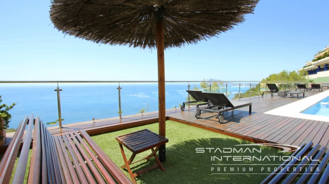 Spacious Luxury Apartment with Panoramic Sea Views in Altea Hills