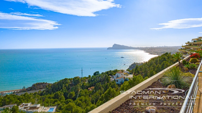 Spacious Luxury Apartment with Panoramic Sea Views in Altea Hills
