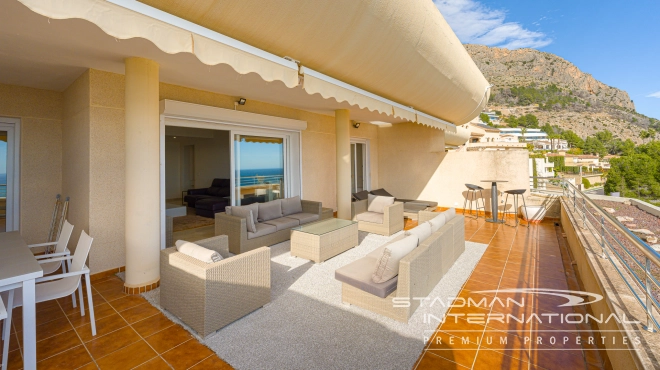 Spacious Luxury Apartment with Panoramic Sea Views in Altea Hills