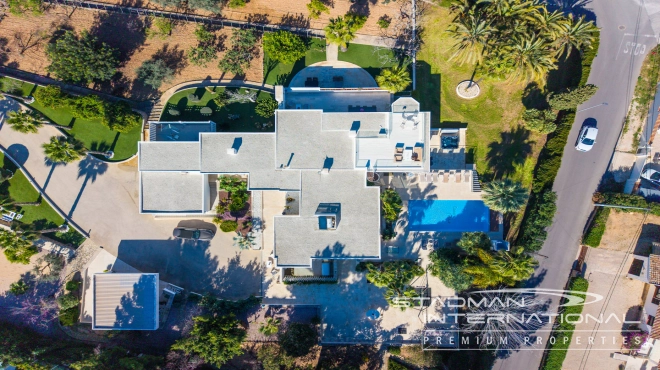 Exclusive Villa on a 6.000 m² Private Estate Near the Heart of Albir