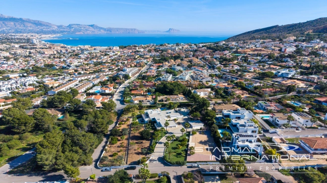 Exclusive Villa on a 6.000 m² Private Estate Near the Heart of Albir