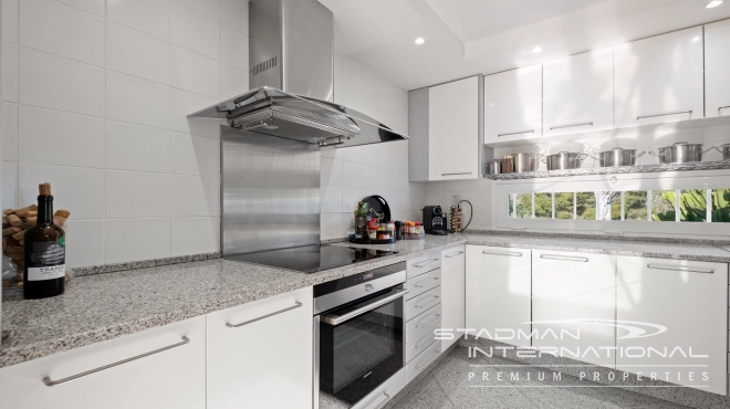 Exclusive Villa on a 6.000 m² Private Estate Near the Heart of Albir