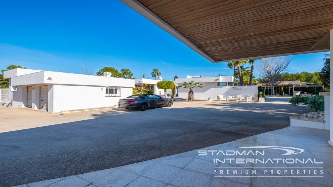 Exclusive Villa on a 6.000 m² Private Estate Near the Heart of Albir