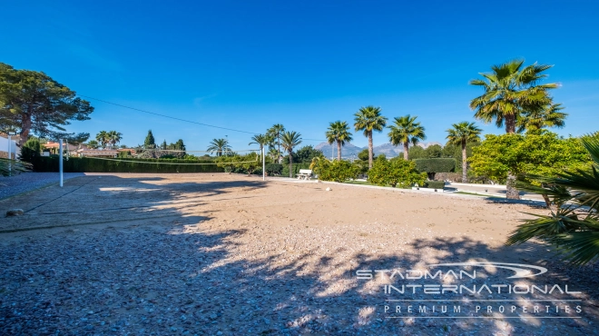 Exclusive Villa on a 6.000 m² Private Estate Near the Heart of Albir