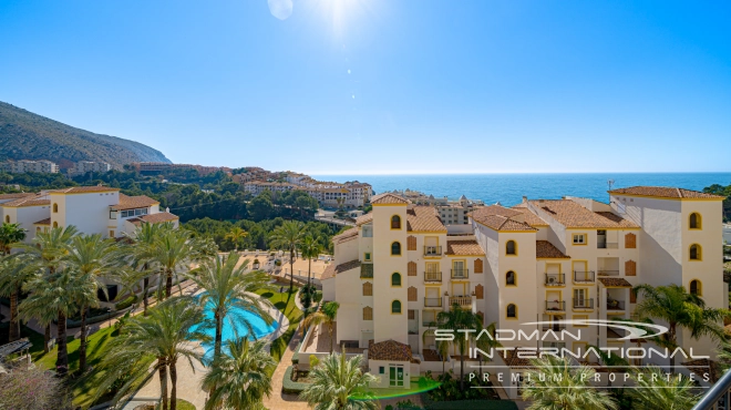 Beachside Apartment with Large Terrace and Beautiful Sea Views