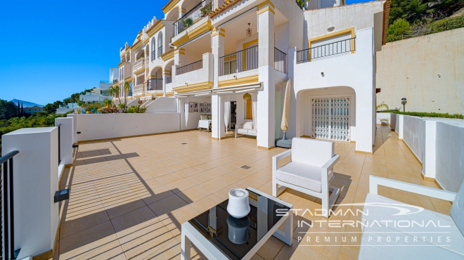 Beachside Apartment with Large Terrace and Beautiful Sea Views