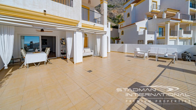 Beachside Apartment with Large Terrace and Beautiful Sea Views