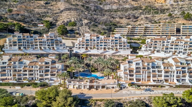 Beachside Apartment with Large Terrace and Beautiful Sea Views