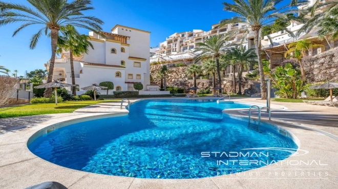 Beachside Apartment with Large Terrace and Beautiful Sea Views