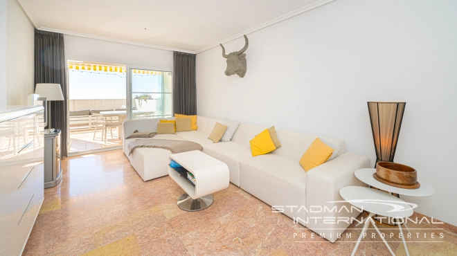 Appartement aan het Strand met Groot Terras en Zeezicht