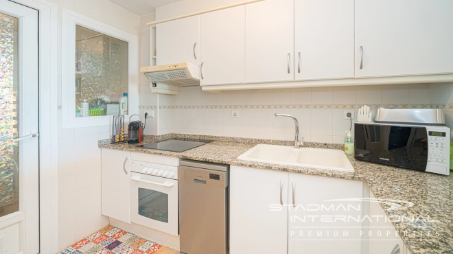 Appartement aan het Strand met Groot Terras en Zeezicht