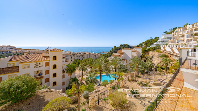Appartement aan het Strand met Groot Terras en Zeezicht