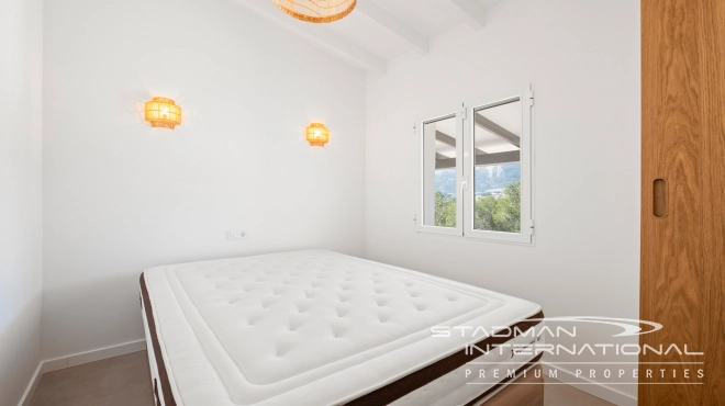 Villa Entièrement Rénovée avec Superbe Vue sur la Mer