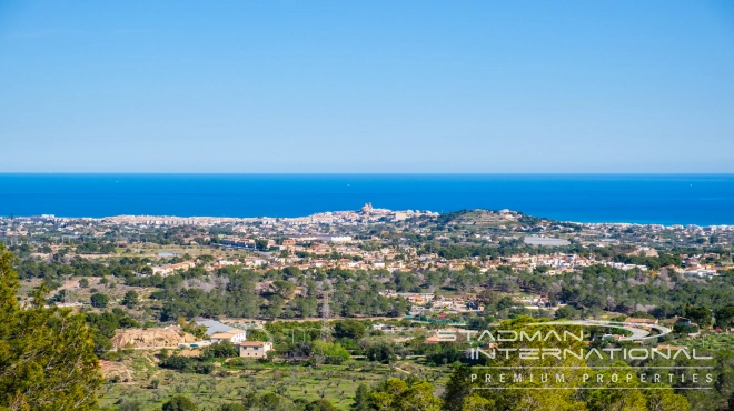 Villa Entièrement Rénovée avec Superbe Vue sur la Mer