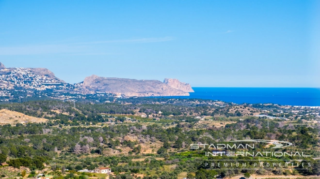 Villa Entièrement Rénovée avec Superbe Vue sur la Mer