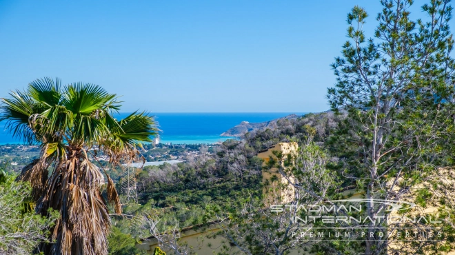 Villa Entièrement Rénovée avec Superbe Vue sur la Mer