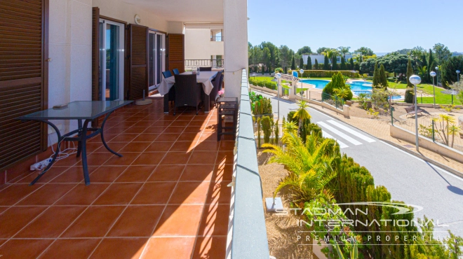Grand Appartement d’Angle avec Vue Panoramique sur la Montagne