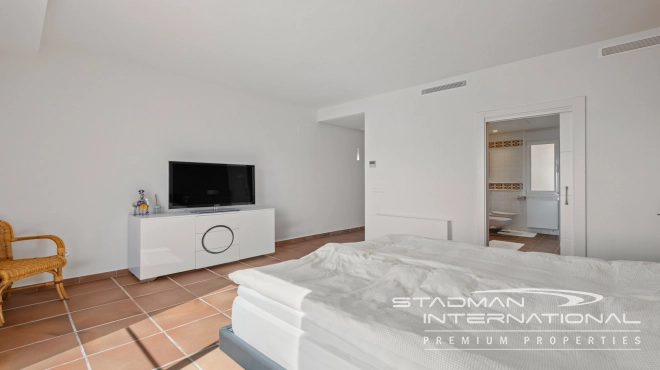 Großzügiges Familienhaus mit Meerblick in Toplage