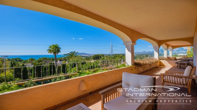 Großzügiges Familienhaus mit Meerblick in Toplage