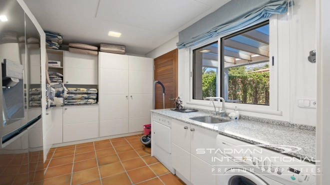 Großzügiges Familienhaus mit Meerblick in Toplage