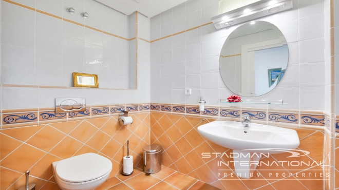 Großzügiges Familienhaus mit Meerblick in Toplage