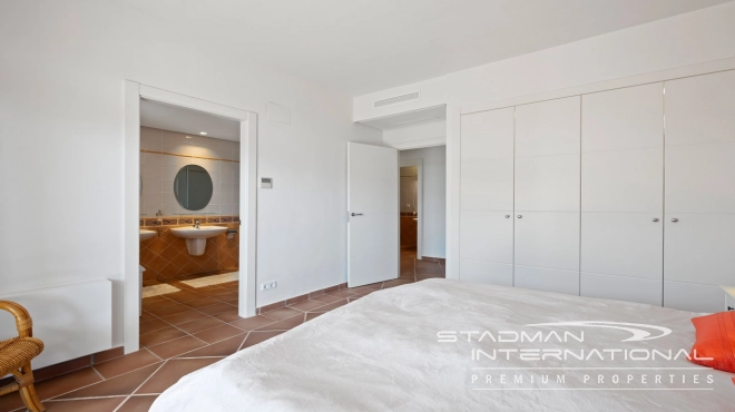 Großzügiges Familienhaus mit Meerblick in Toplage