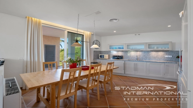 Großzügiges Familienhaus mit Meerblick in Toplage