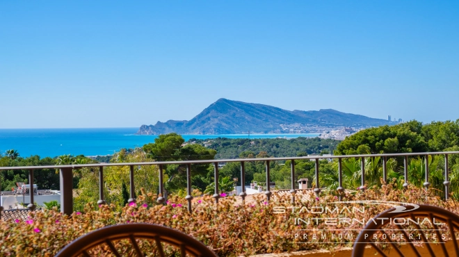 Großzügiges Familienhaus mit Meerblick in Toplage