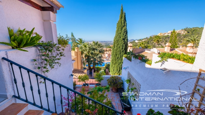 Doppelhaushälfte mit Panoramablick auf das Meer in Altea Hills