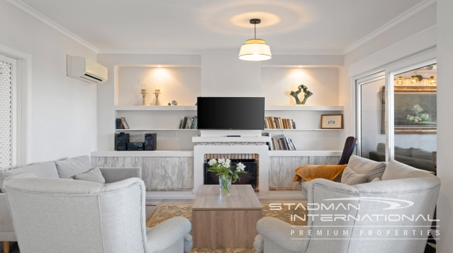 Doppelhaushälfte mit Panoramablick auf das Meer in Altea Hills