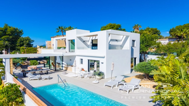 Modern New Built Villa on a Flat Plot with Sea Views 
