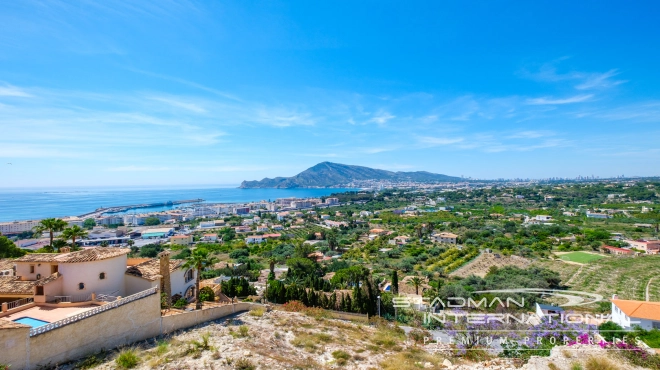 Villa with Great Sea Views in a Prime Location Near Altea Old Town