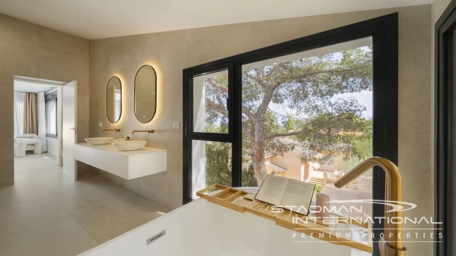Villa Ibicenca Cerca de la Playa y del Puerto Portosenso