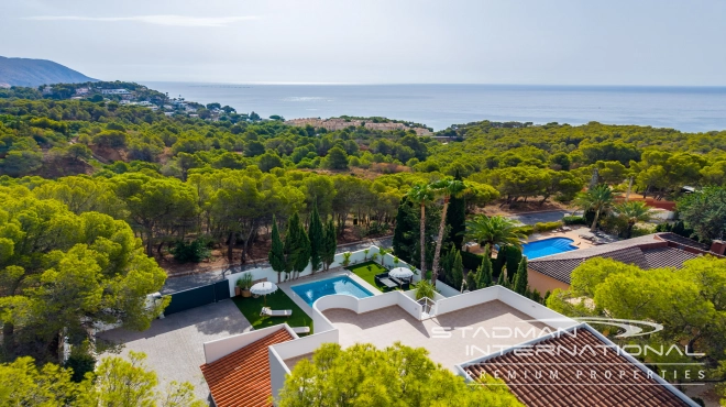 Stilfull Ibiza nær stranden og Portosenso Havn