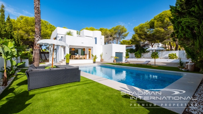 Stilfull Ibiza nær stranden og Portosenso Havn