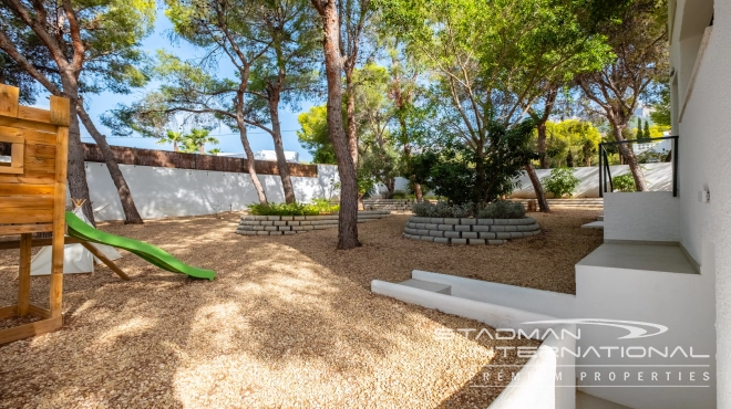 Stilfull Ibiza nær stranden og Portosenso Havn