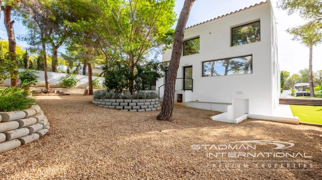 Stilfull Ibiza nær stranden og Portosenso Havn