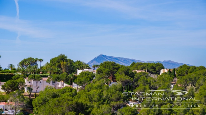 Exclusive Apartment with Spacious Terrace in Altea la Vella