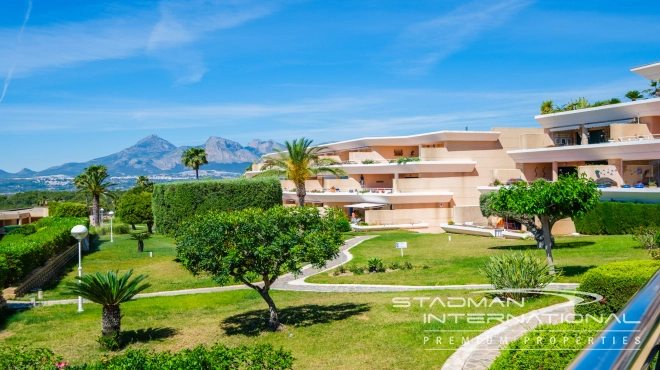 Exclusive Apartment with Spacious Terrace in Altea la Vella