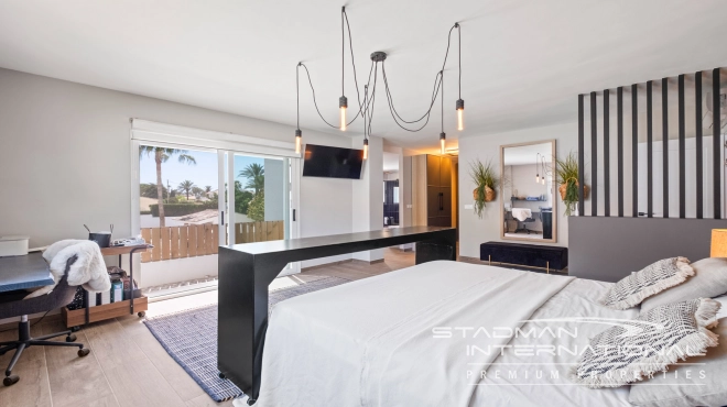 Spacious Luxury Villa Near the Beach and Albir Town
