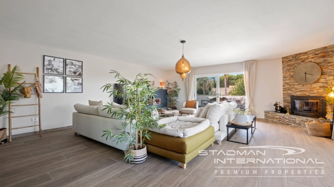 Spacious Luxury Villa Near the Beach and Albir Town