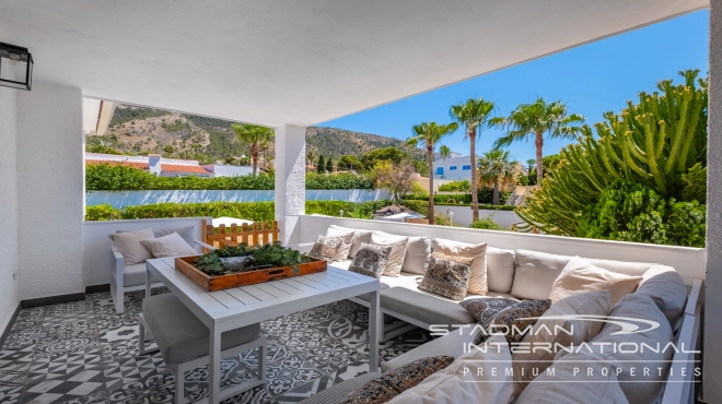 Spacious Luxury Villa Near the Beach and Albir Town