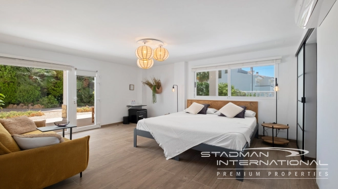 Spacious Luxury Villa Near the Beach and Albir Town