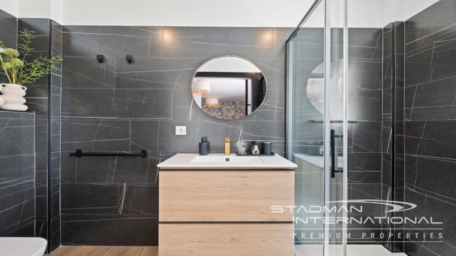 Spacious Luxury Villa Near the Beach and Albir Town